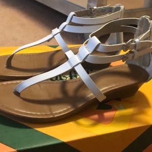 White express sandals